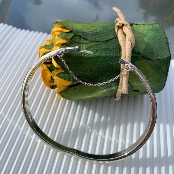 NWOT Etched Silver Bangle Bracelet - Picture 5 of 8